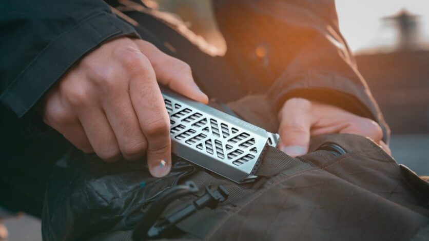 Cooler Master Oracle Air Molle bağlantı desteği