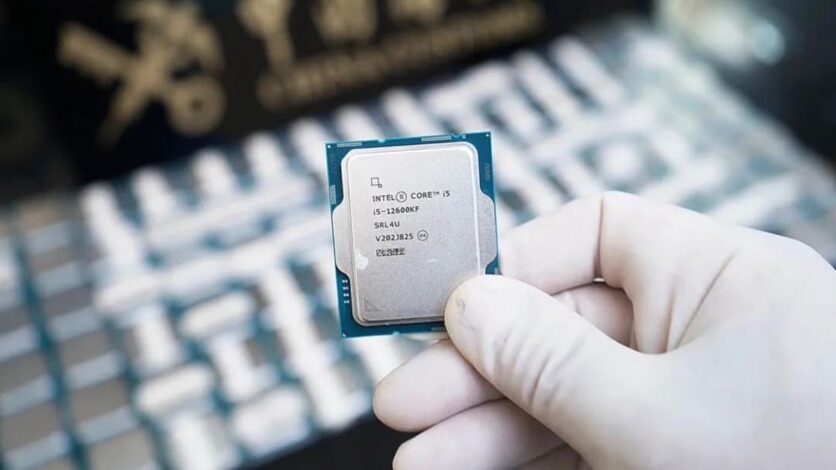 780 Intel işlemci yakalandı.